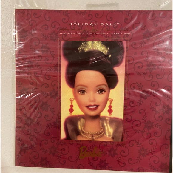 *1997* Porcelain Barbie Collection Holiday Ball Doll - Picture 4 of 16